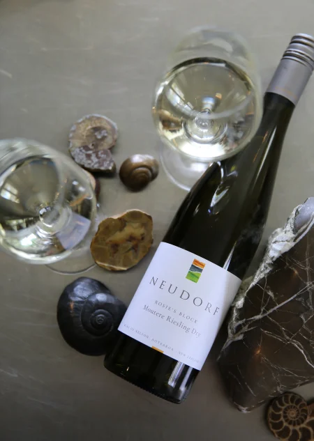 NEUDORF VINEYARDS ROSIE'S BLOCK MOUTERE RIESLING DRY NELSON - obrazek 2